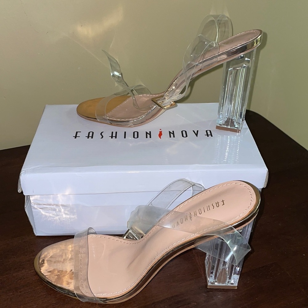 FashionNova size 9M Clear Heeled Sandals